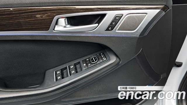 Genesis G80 2016 thumb 11