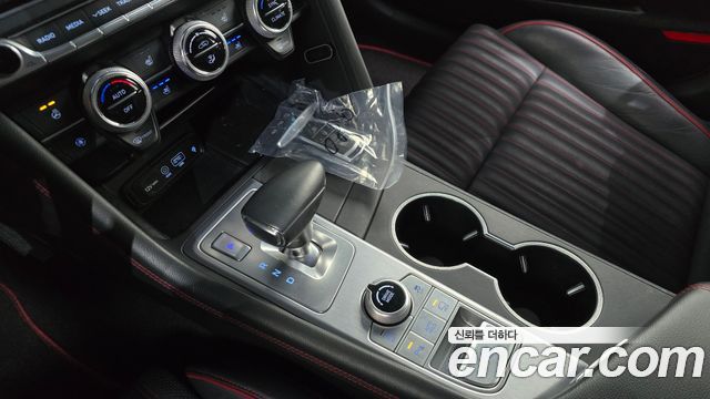 Genesis G70 2019 thumb 10
