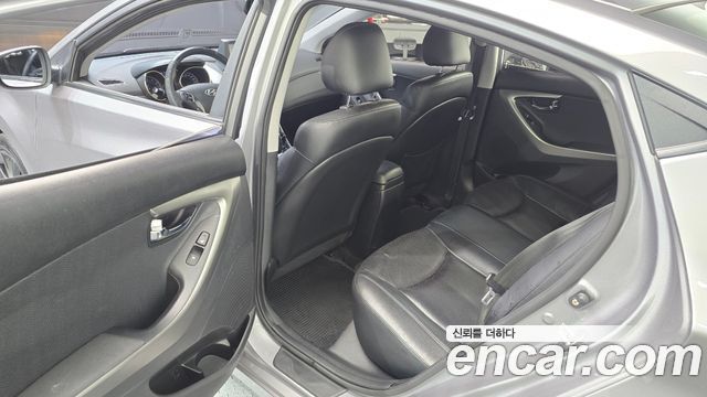 Hyundai Avante 2011 thumb 12