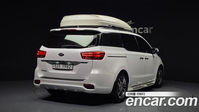 Kia Carnival 2018 thumb 3