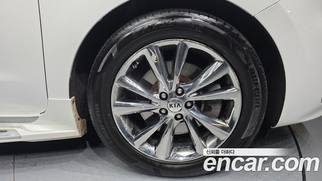 Kia Carnival 2018 thumb 6