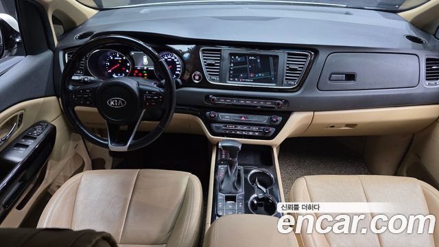 Kia Carnival 2018 thumb 8