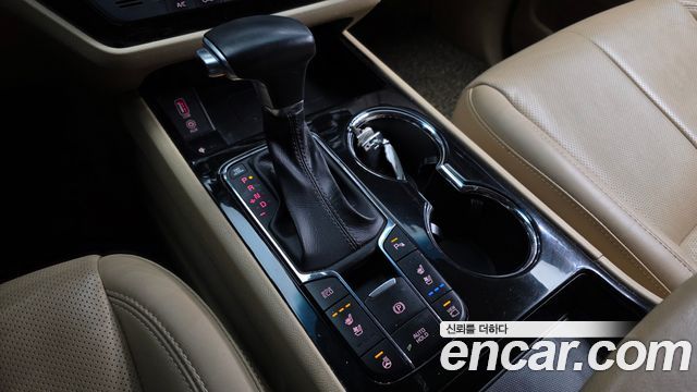 Kia Carnival 2018 thumb 10