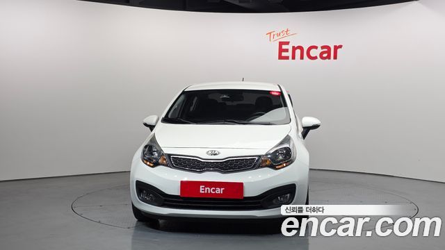 Kia Pride 2014 thumb 4
