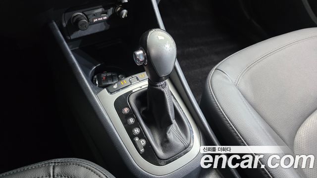 Kia Pride 2014 thumb 10