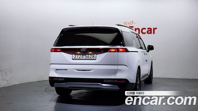 Kia Carnival 2021 thumb 5