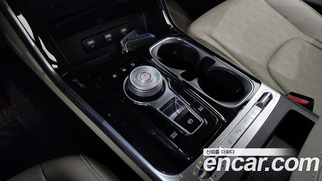 Kia Carnival 2021 thumb 10