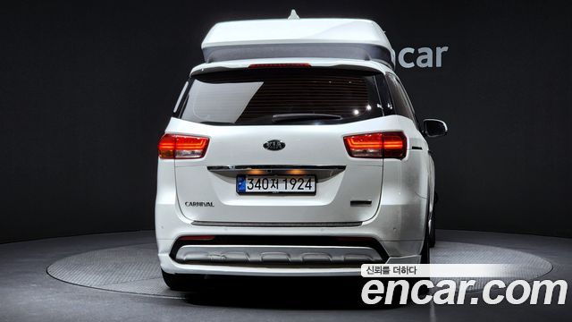 Kia Carnival 2018 thumb 4