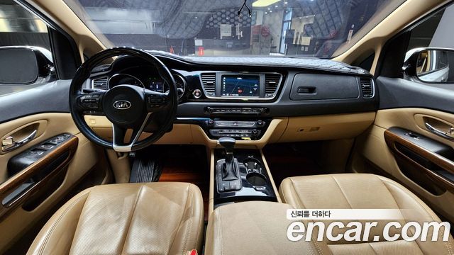 Kia Carnival 2018 thumb 7