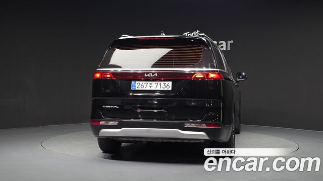 Kia Carnival 2021 thumb 4