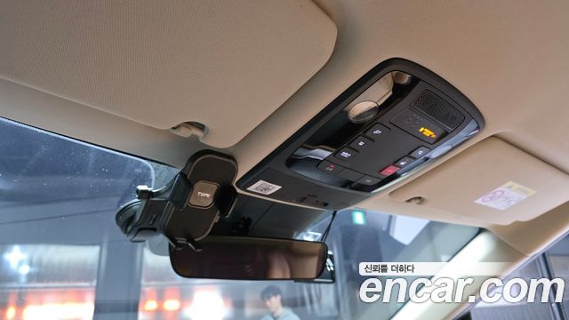 Kia Carnival 2021 thumb 11