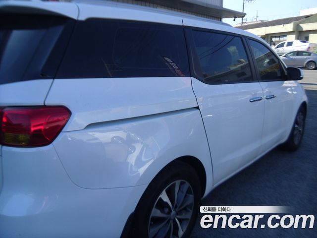 Kia Carnival 2017 thumb 6