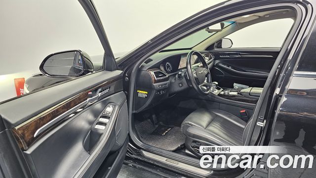 Genesis G90 2018 thumb 11