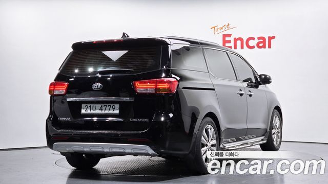 Kia Carnival 2017 thumb 3