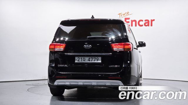 Kia Carnival 2017 thumb 5