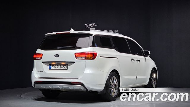 Kia Carnival 2017 thumb 3