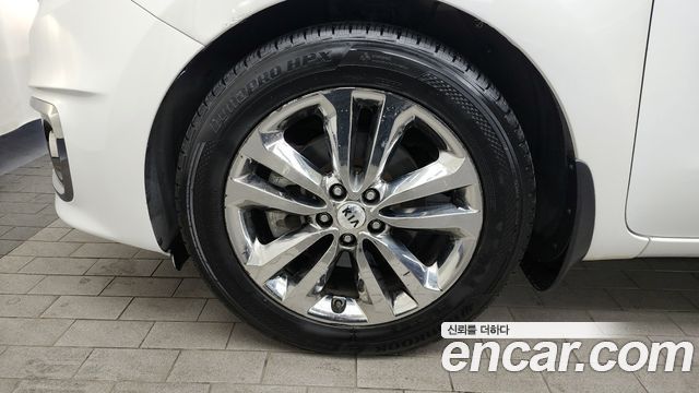 Kia Carnival 2017 thumb 6