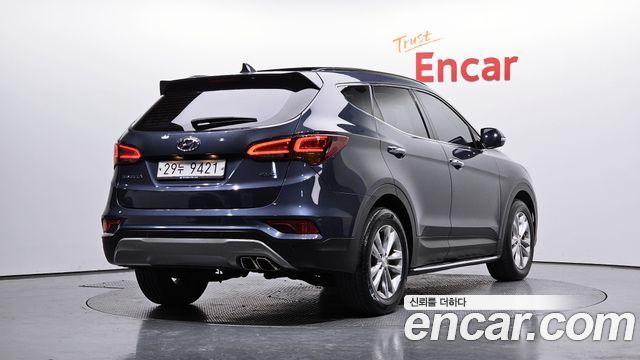 Hyundai Santa Fe 2018 thumb 3