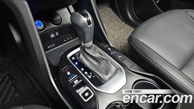Hyundai Santa Fe 2018 thumb 10