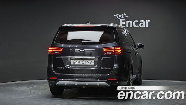 Kia Carnival 2019 thumb 5
