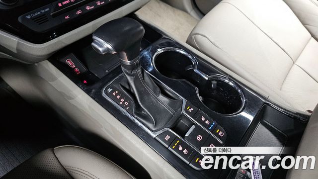 Kia Carnival 2019 thumb 9