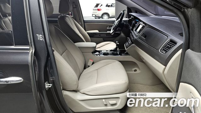 Kia Carnival 2019 thumb 10