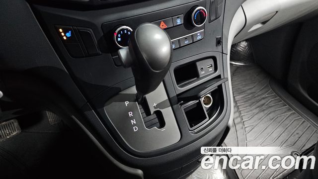 Hyundai Starex 2017 thumb 10