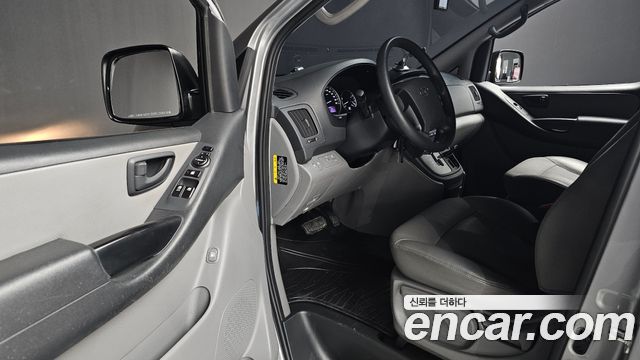 Hyundai Starex 2017 thumb 12