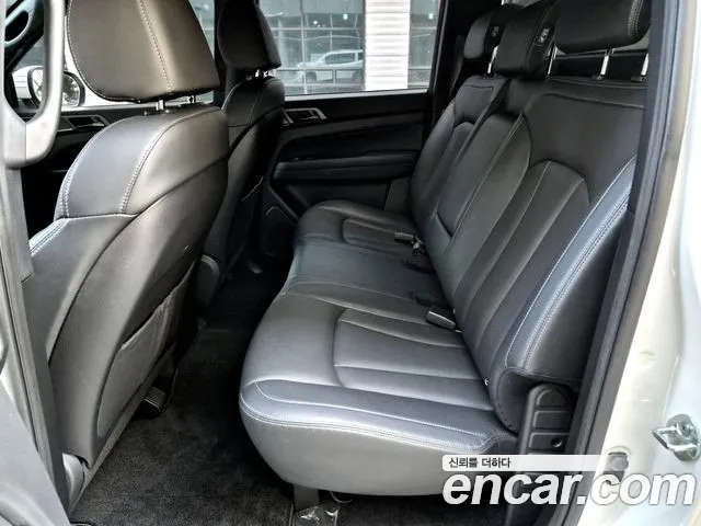 SsangYong Rexton 2022 thumb 10