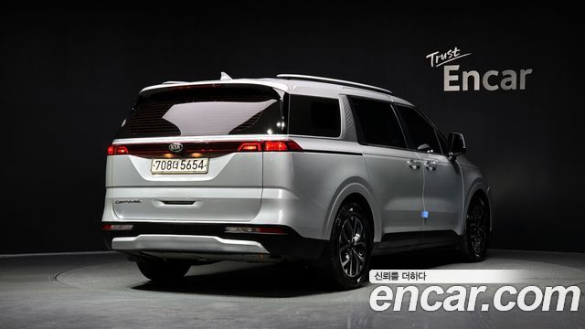 Kia Carnival 2021 thumb 3
