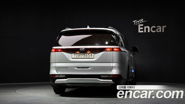 Kia Carnival 2021 thumb 5