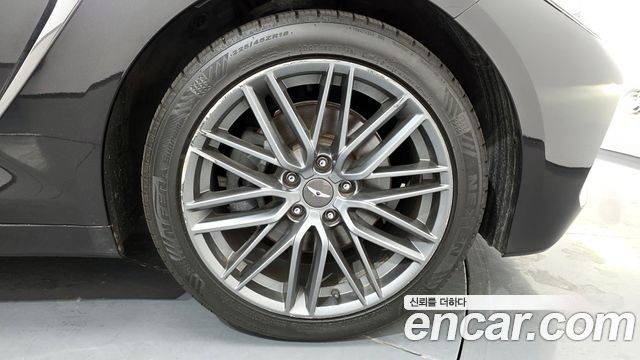 Genesis G70 2018 thumb 6