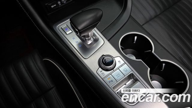 Genesis G70 2018 thumb 10