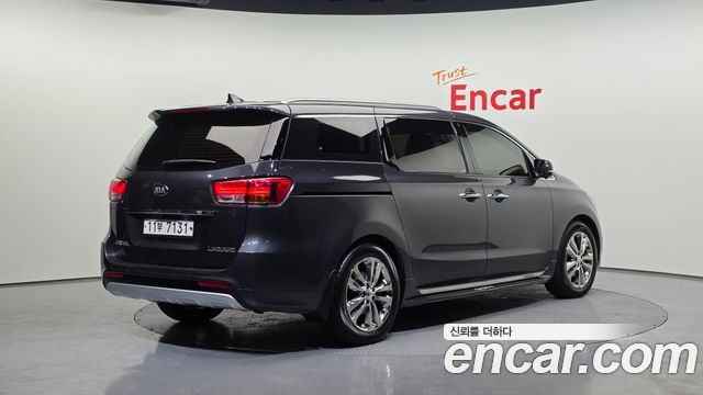 Kia Carnival 2015 thumb 3
