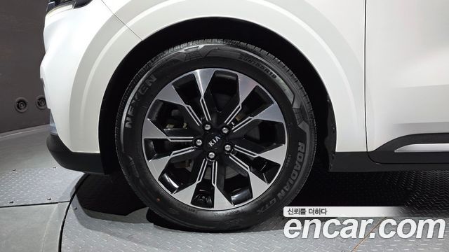 Kia Carnival 2020 thumb 6