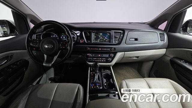 Kia Carnival 2015 thumb 8