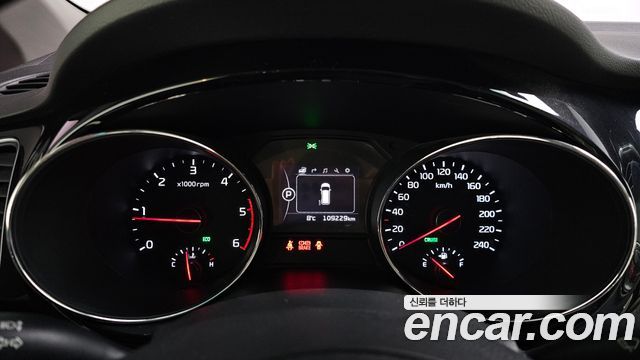 Kia Carnival 2015 thumb 9