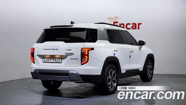 SsangYong Torres 2022 thumb 3