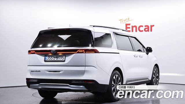 Kia Carnival 2021 thumb 3