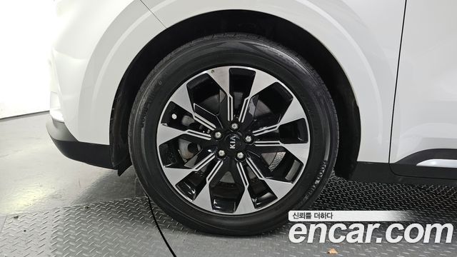 Kia Carnival 2021 thumb 6