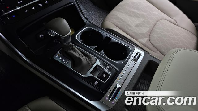 Kia Carnival 2021 thumb 9