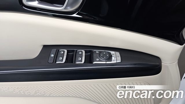 Kia Carnival 2021 thumb 11