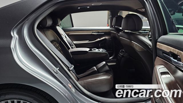 Genesis G90 2020 thumb 12