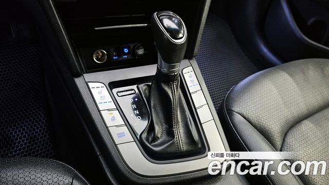 Hyundai Avante 2017 thumb 10