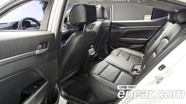Hyundai Avante 2017 thumb 11