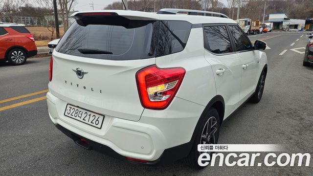 SsangYong Tivoli 2023 thumb 4