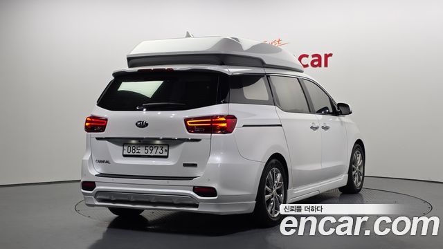 Kia Carnival 2018 thumb 3