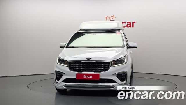 Kia Carnival 2018 thumb 4