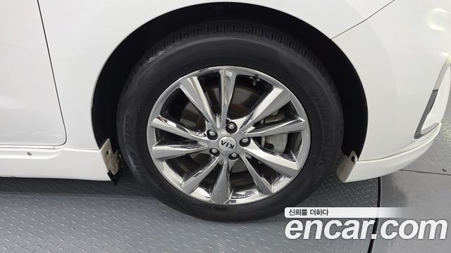 Kia Carnival 2018 thumb 5