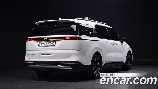 Kia Carnival 2021 thumb 3